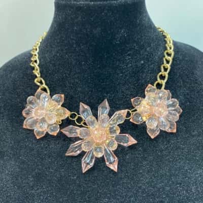  Womens Floral Costume Necklace Gold / Pink  