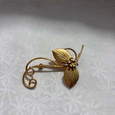  Women's Flower Brooch 