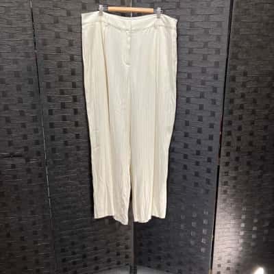 Commonry  Womens  Size 18 White 