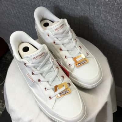 NWT Skechers Womens  Size 10 Sneakers White 
