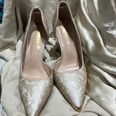  Seven Big Trees Womens  Size 41 Heels Cream / Floral 