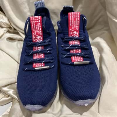 Steve Madden Womens  Size 7 Sneakers Blue 