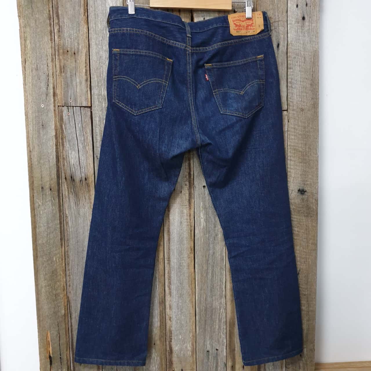Men's Levis 501 Jeans, Relaxed Fit, Size 34 inch waist, leg length 103 cm