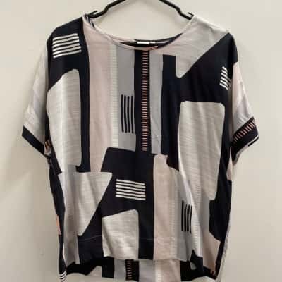 ELK Womens  Size 10 Short Sleeve Top Multicoloured 