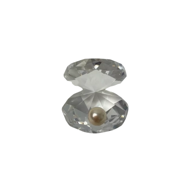 Crystals of Aus with small pearl