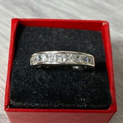 Sterling silver cubic zirconia ring 