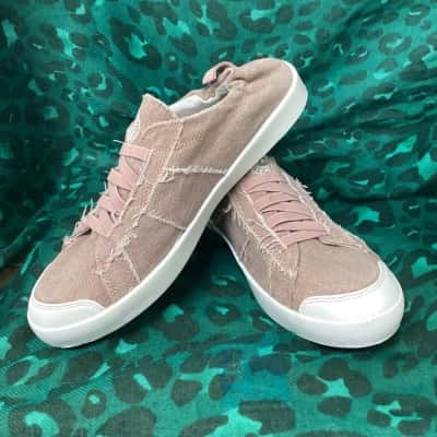 Colorado Womens  Size 38 Sneakers Natural 