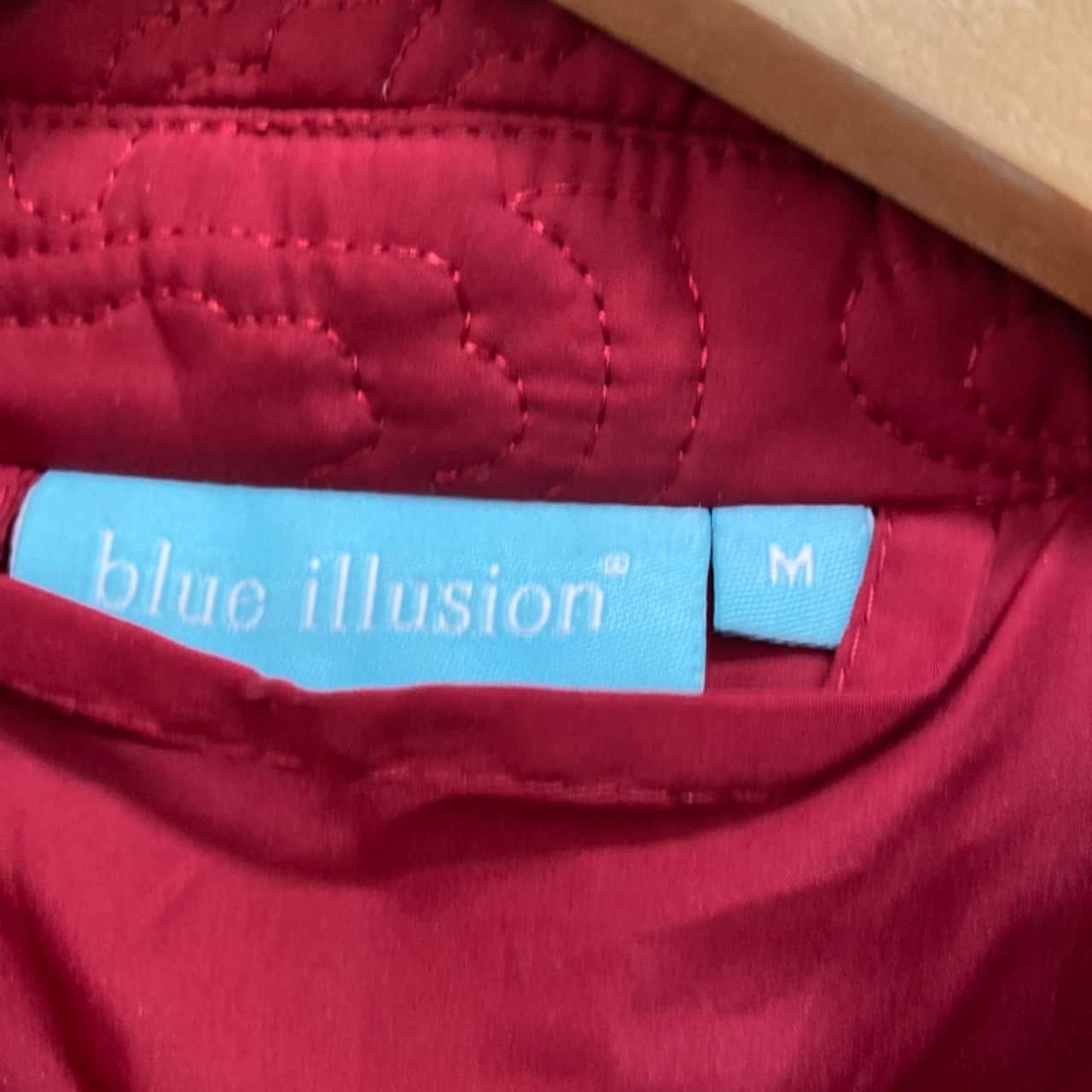 Blue Illusion Womens Size M Front Zipper Red