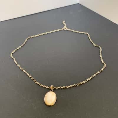 Vintage Style Sterling Silver Mother of Pearl Oval Pendant Necklace