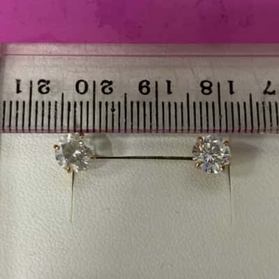  9ct gold cubic zirconia stud earrings 