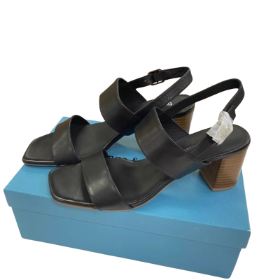 Django & Juliette  Womens  Size 40 Sandals Black  