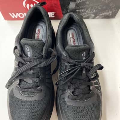 Wolverine Womens  Size 6 Sneakers Black  