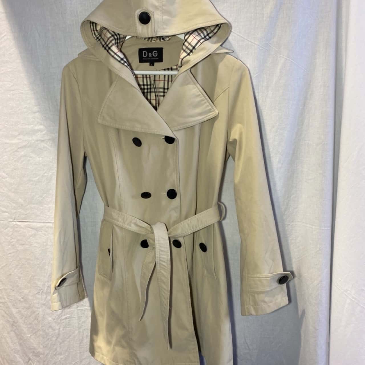 trench coat, <br>in creme with hand-embroidered artistry, <br>one of a kind main image 0