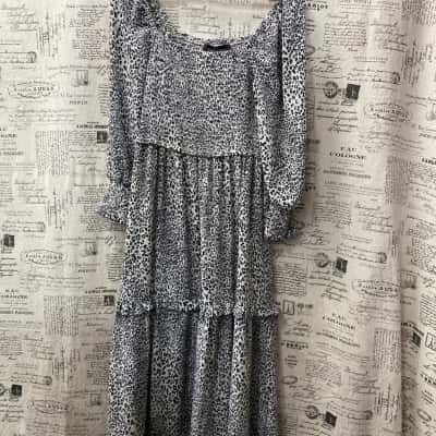 Decjuba Womens  Size 8 Maxi Dress Animal print / Black  / White 