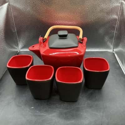 Accent Teapot and Cup Set