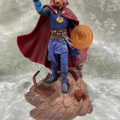 25cm Dr Strange Avengers: Infinity Wars Diorama