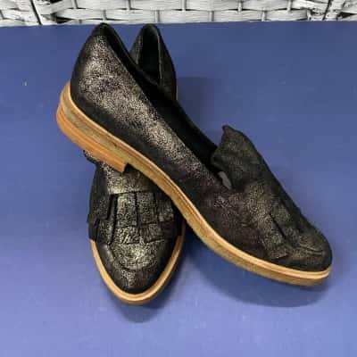 Wittner Womens  Size 39 Black  / Gold Loafers