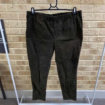 Capture Womens chocolate pants Size 16 