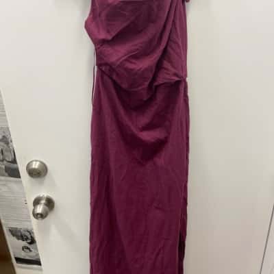  Womens  Size 8 Maxi Dress Maroon 