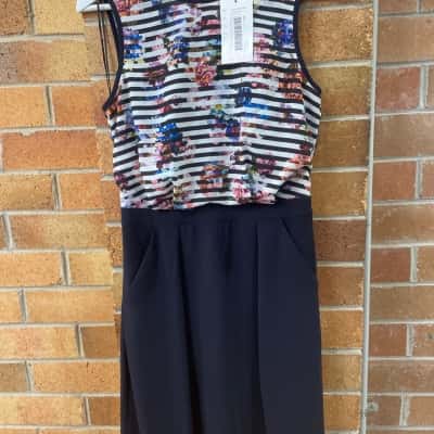  Womens  Size 8 Wish Wisteria Maxi Dress 