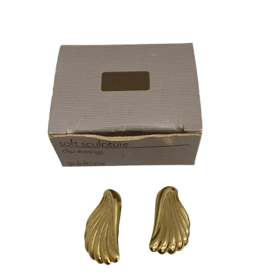 Avon Soft Sculpture Clip Earrings