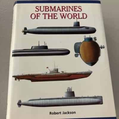 Submarines of the world- Robert Jackson 