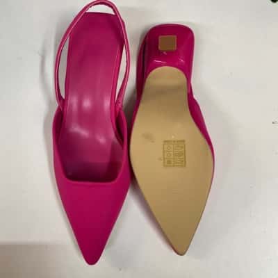 Womens Pink Sandal w/Small Heel Size 35