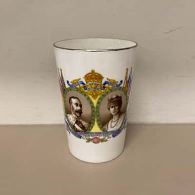 1910-1935 Aynsley Bone China Silver Jubilee H.M. King George VI & Queen Mary Beaker mug