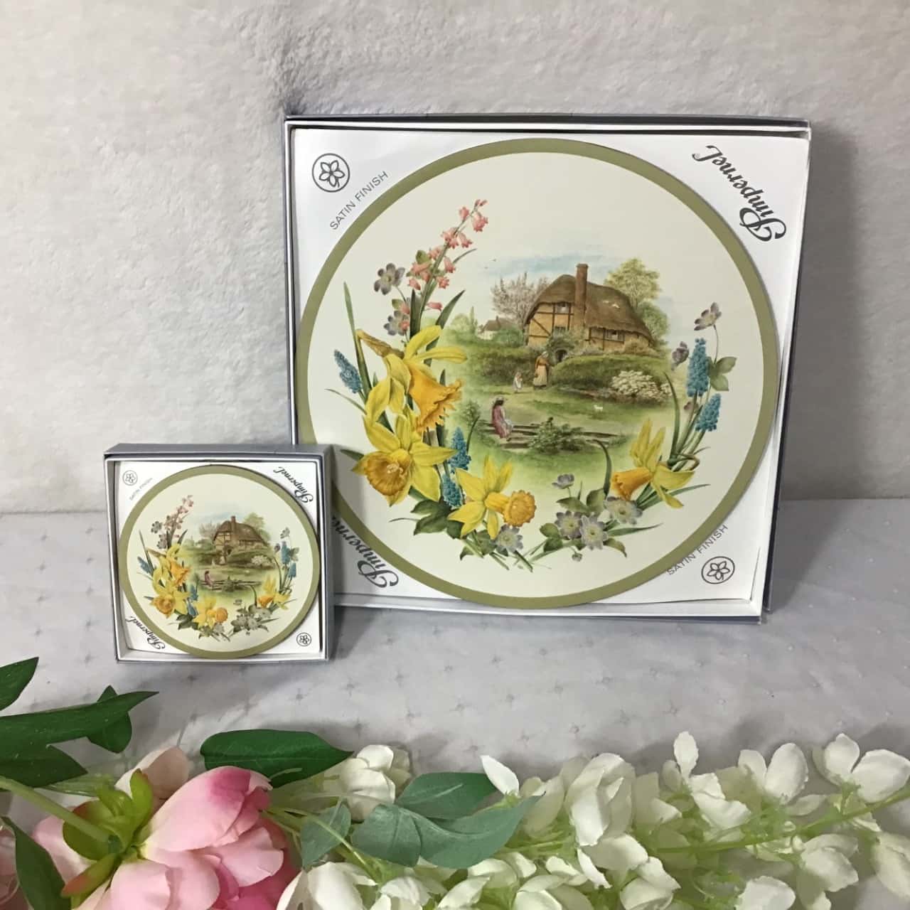 Pimpernel “Cottage Cameos” Set of 6 Round Coasters and Place Mats(s)
