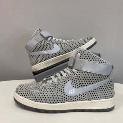 Nike Womens  Size 7 Hi-Top Suede Sneakers Grey / Polka Dot 