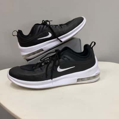 Nike Air Max Mens  Size 10 Sneakers / Trainers Black  / White 