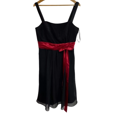  Flaire Womens Size 20 Sleeveless Dress Black With Crimson Sash & Bow Detail 
