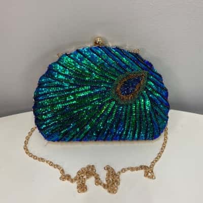 BNWOT Unique Peacock Feather Sequins/Beaded Clam Shoulder Bag Blue / Green 