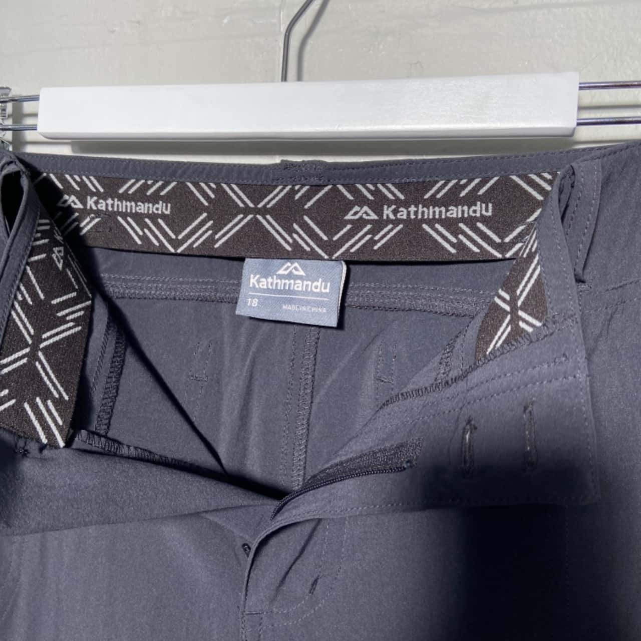 Kathmandu Womens zip off pants Size 18 Black (s)