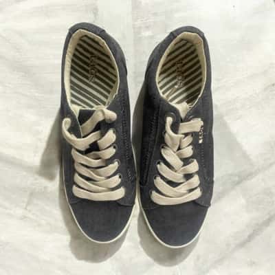 TAOS star charcoal   Size 37 Flats Grey 