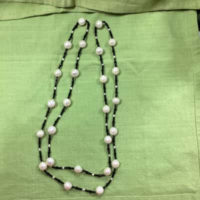  Womens Necklace pearl and spindle (jb)
