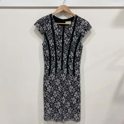 Review Womens  Size 10 Midi Dress Black  / Grey 