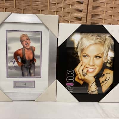 New PINK framed signed photographic memorabilia collectable present fan birthday mum dad photos band merchandise 