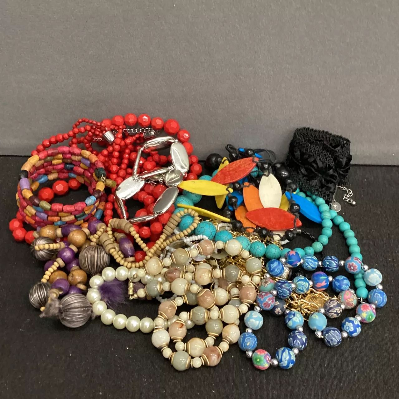 Assorted bag of jewellery (14)(s) - Used Good | Salvos Stores