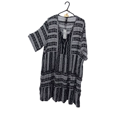 Taking Shape Black/White Heat Wave Vacation Vibes Tunic Dress Size 20