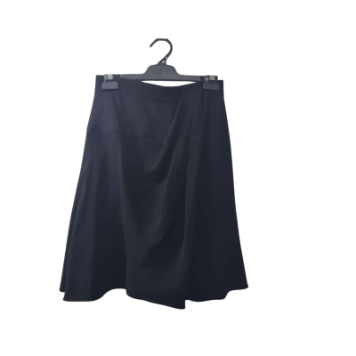 Cue Women's Size 12 A-Line Skirt in Black  