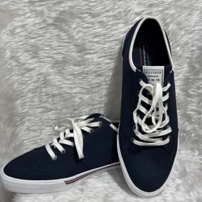 Tommy Hilfiger Mens  Size 10 Sneakers 