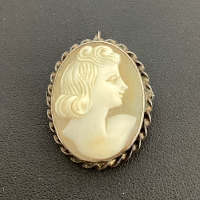 Vintage Sterling Silver Carved Cameo Brooch/Pendant 
