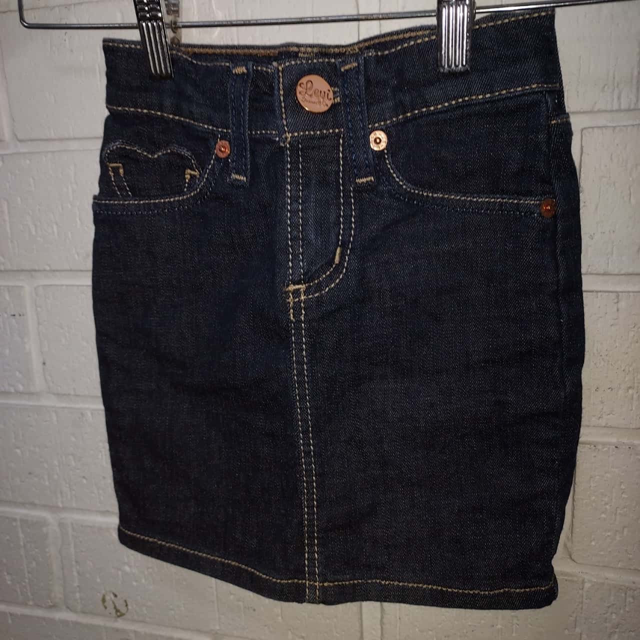 Levi's size 4 Made in Pakistan Skirt Denim Copper Rivets Levi Kids Good