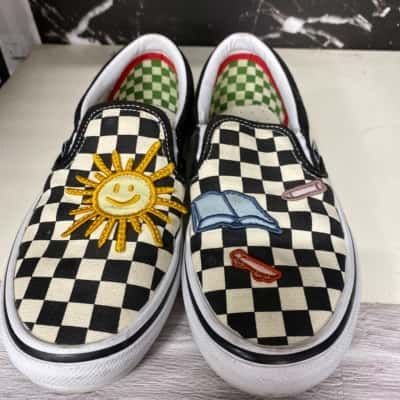 Vans  skateistan x skate slip on   Size 5 