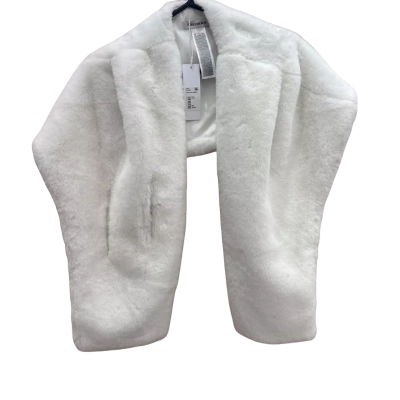Forever New Womens  Sophia Faux Fur Wrap White 
