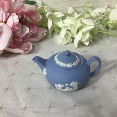 Vintage Wedgwood Jasperware Blue / White Pattern Miniature Teapot