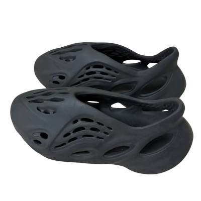 Adidas Yeezy Foam Runner Size 11 Black  