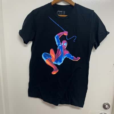  Spiderman Men's Size M Short Sleeve T-shirt 
