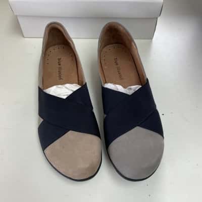 Blue Illusion Mary Grey Comfort Flats Contrasting Black Criss Cross Elastic Straps Shoes Size 40 